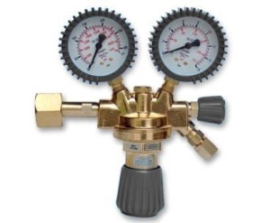 Reduktor AZOT z manometrami